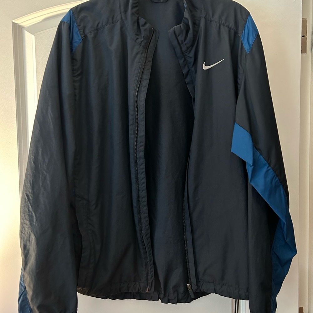 Nike windbreaker size M excellent condition